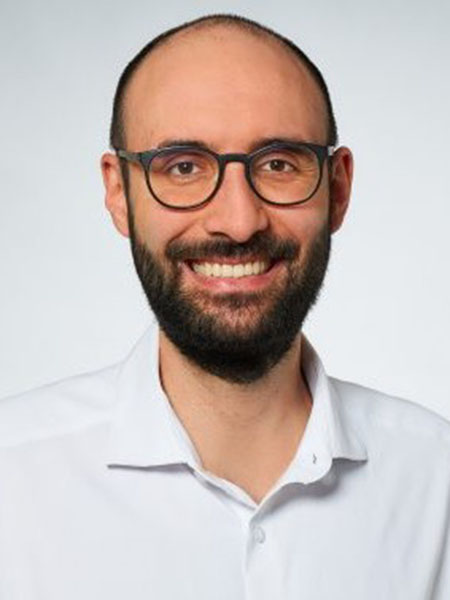 Dr. Kilian Harrer