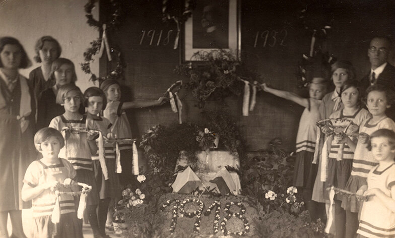 Oslavy 1918, Mecnar vpravo