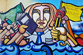 Foto: Fragmento del mural realizado por la Brigada Ramona Parra para el primer Festival de Intervención Urbana Hecho en Casa, 2012. Centro Cultural Gabriela Mistral (GAM), Santiago de Chile. Fotografía de Rodrigo Fernández, 2017. Fuente: Wikimedia Commons.